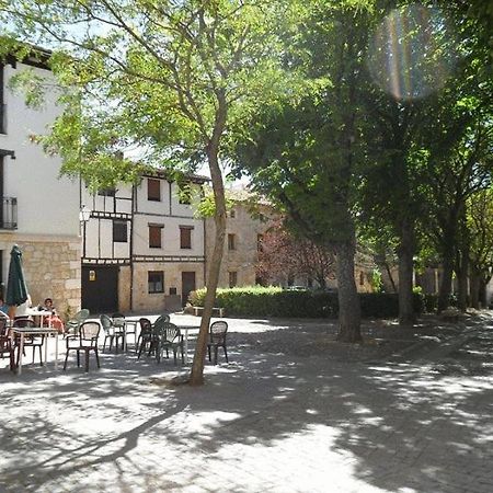 Hotel Rey Chindasvinto Covarrubias Exterior photo